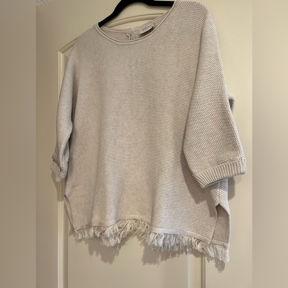 Scoop neck Cotton sweater. Great for Spring